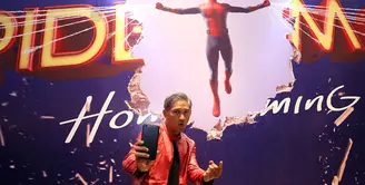 Film Spider-Man Homecoming saat ini menjadi penantian para pecinta film di seluruh penjuru dunia. Salah satunya adalah  Ibnu Jamil, ia merasa senang ketika bisa menjadi orang pertama menonton film ini. (Nurwahyunan/Bintang.com)