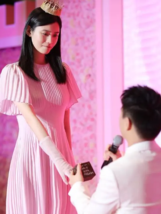 Tunangan Ming Xi ialah Putra dari Raja Kasino Macau, Stanley Ho (Liputan6.com/IG/mingxi11)