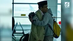 Mantan Gubernur NTB Tuan Guru Bajang dan Cawapres Sandiaga Uno bertemu di Bandara. Keduanya berpelukan akrab walau berbeda pandangan politik.