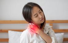 Sering Sakit Leher Saat Bangun Tidur? Begini Tips Mudah untuk Meredakannya