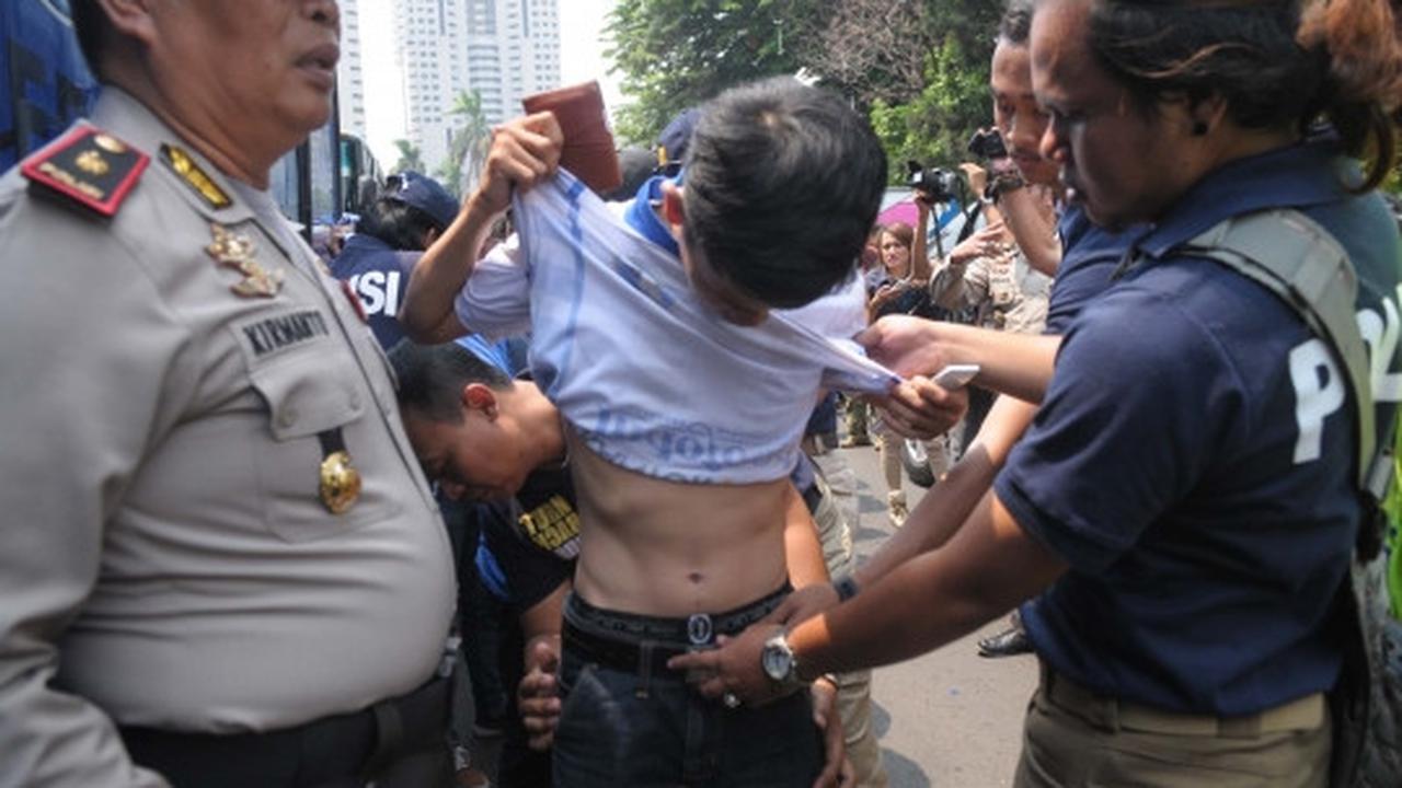 Rombongan Bobotoh tiba di Polda Metro Jaya