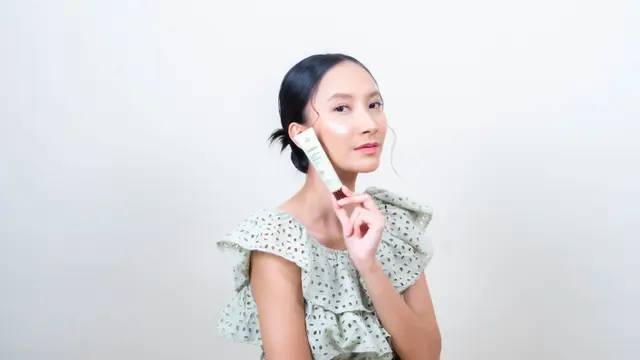 Nggak Cuma Lindungi, Sunscreen Ini Juga Bikin Kulit Cerah dan Lembap