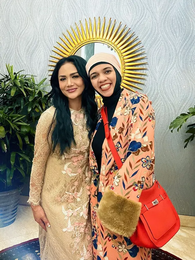 [Fimela] Krisdayanti dan Lenggogeni Faruk