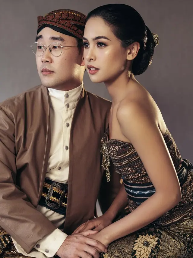 Maudy Ayunda bersama suami. [@maudyayunda]