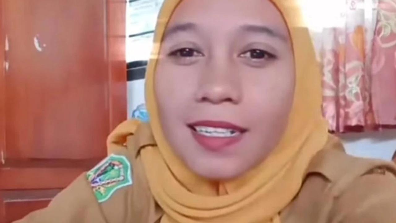 Guru Ini Asyik Live TikTok saat Jam Kerja, Langsung 'Disemprot' Akun Dinas Gorontalo