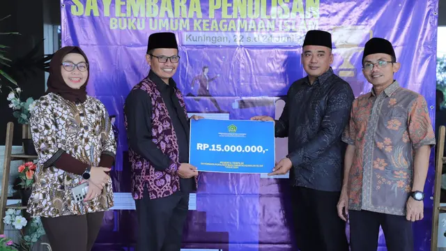 Kemenag memberi penghargaan kepada 29 penulis Buku Umum Keagamaan Islam. Total hadiah Rp435 juta. (Istimewa)