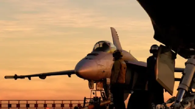 Cuplikan trailer Microsoft Flight Simulator Top Gun: Maverick (YouTube Xbox)