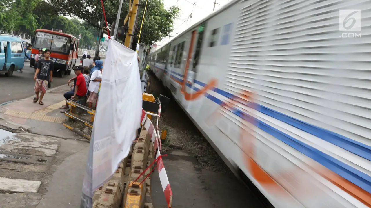 Penggunaan sistem persinyalan baru ini sudah harus segera dilakukan agar perjalanan kereta api di wilayah PT KAI Daop 1 Jakarta lancar. 