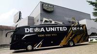 Dewa United FC secara resmi meluncurkan 2 unit armada bus terbaru jenis Jetbus5 MHD Mercedes-Benz sebagai kendaraan operasional resmi untuk mendukung mobilitas dua tim dari divisi bola basket (Dewa United BC) dan sepak bola (Dewa United FC).