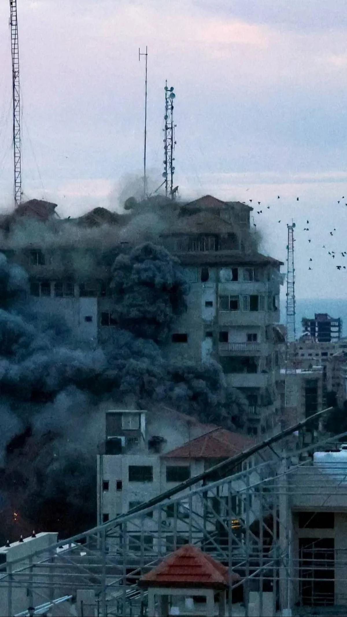 Dalam postingan yang unggah di Telegam, Hamas sempat menyerukan &ldquo;pejuang perlawanan di Tepi Barat&rdquo; serta &ldquo;negara-negara Arab dan Islam&rdquo; untuk bergabung dalam pertempuran.<br>