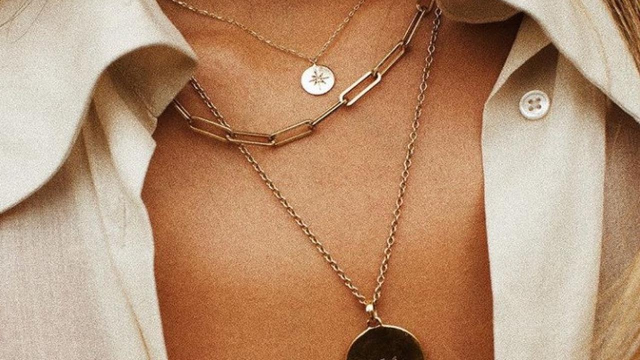 Trik Gunakan Kalung Bertumpuk Layaknya Seorang Ahli