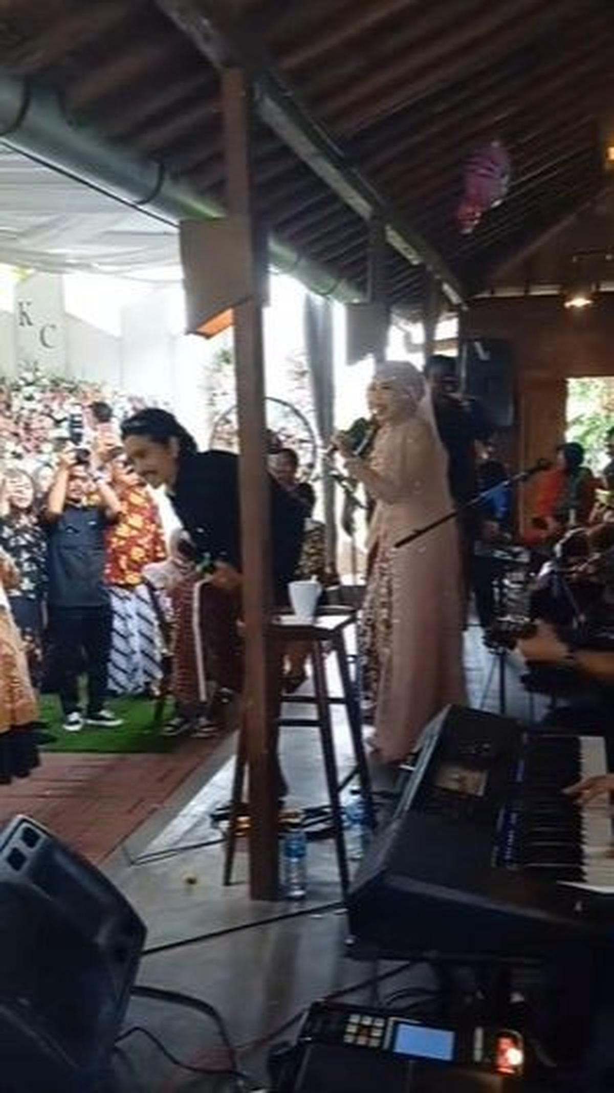 2.	Ternyata, Duta Lempar Sandal karena Eross Salah Tekan Tuts Piano<br>