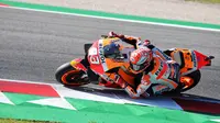 Pembalap Repsol Honda, Marc Marquez saat beraksi pada balapan MotoGP San Marino 2018. (Tiziana FABI / AFP)