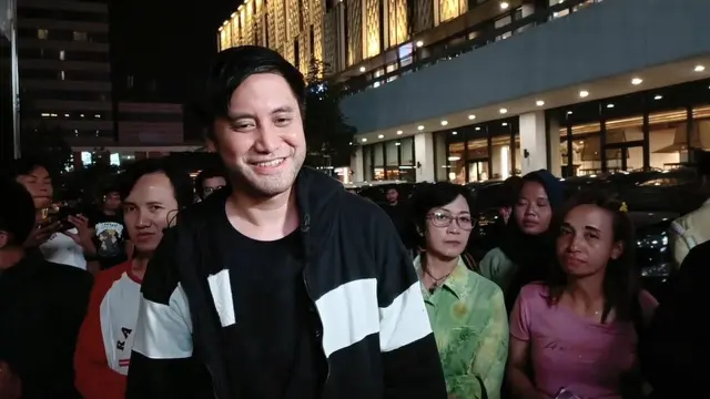 Kevin Aprilio tengah menikmati perannya sebagai seorang ayah.