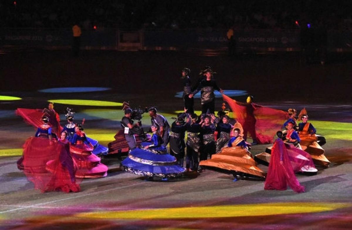Gemerlap kembang api meriahkan pesta penutupan SEA Games 2015