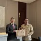 Duta Besar Inggris Owen Jenkins dan Gubernur Jawa Barat Ridwan Kamil, Selasa 18 Oktober 2022. Dok: Kedubes Inggris Jakarta