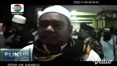 Ratusan warga Kota Surabaya, Sabtu malam (28/11) menghadiri acara doa bersama dan sholawat Nabi Muhammad SAW, yang digelar oleh Habib Syauqi di Jalan Setro Surabaya.