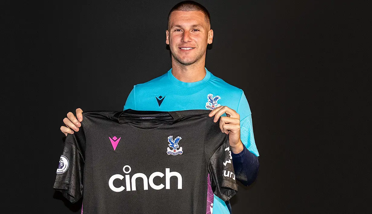 Sam Johnstone. Kiper Inggris berusia 29 tahun ini baru saja didatangkan Crstal Palace dari klub divisi Championship West Bromwich Albion dengan status bebas transfer. Kembali bermain di Premier League tentu menjadi salah satu alasan ia menerima pinangan dari The Eagles. Sayang, ia harus menunda comebacknya di kompetisi kasta tertinggi sepak bola Inggris tersebut akibat mengalami cedera paha yang mengakibatkan dirinya tak ikut dalam tur pramusim Crystal Palace. (cpfc.co.uk)