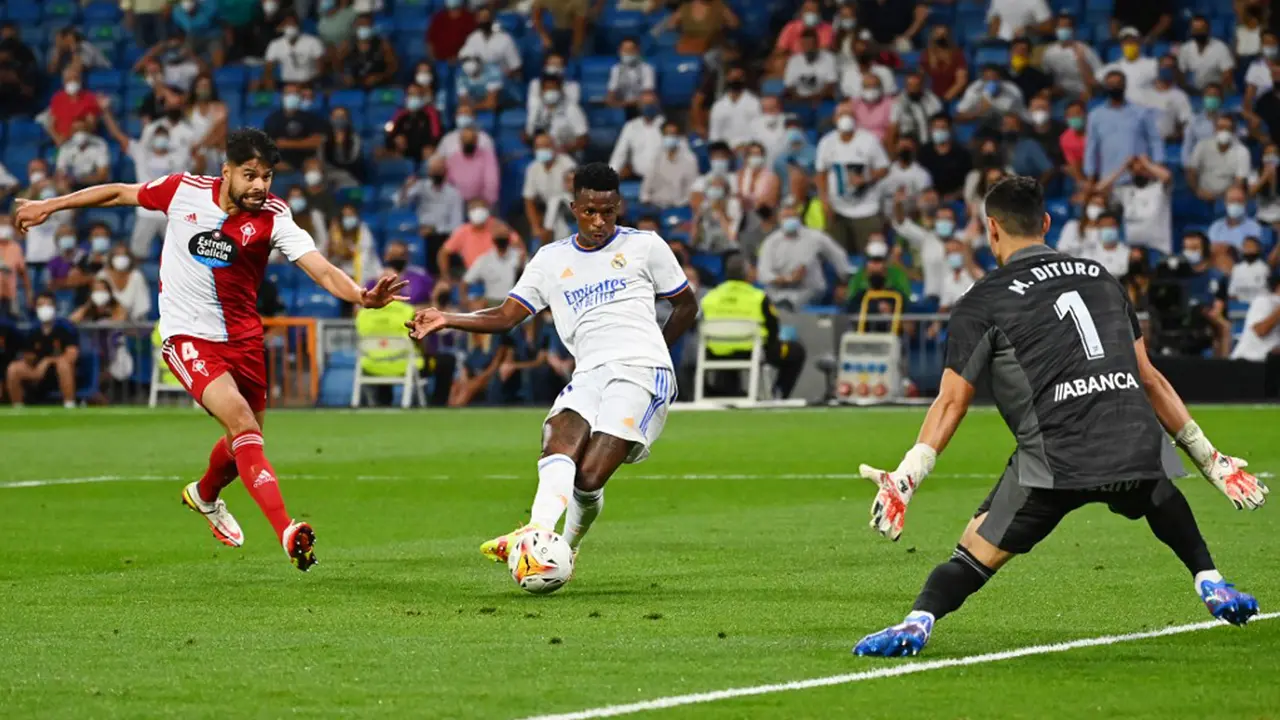 FOTO: Real Madrid Lumat Celta Vigo, Benzema Hattrick