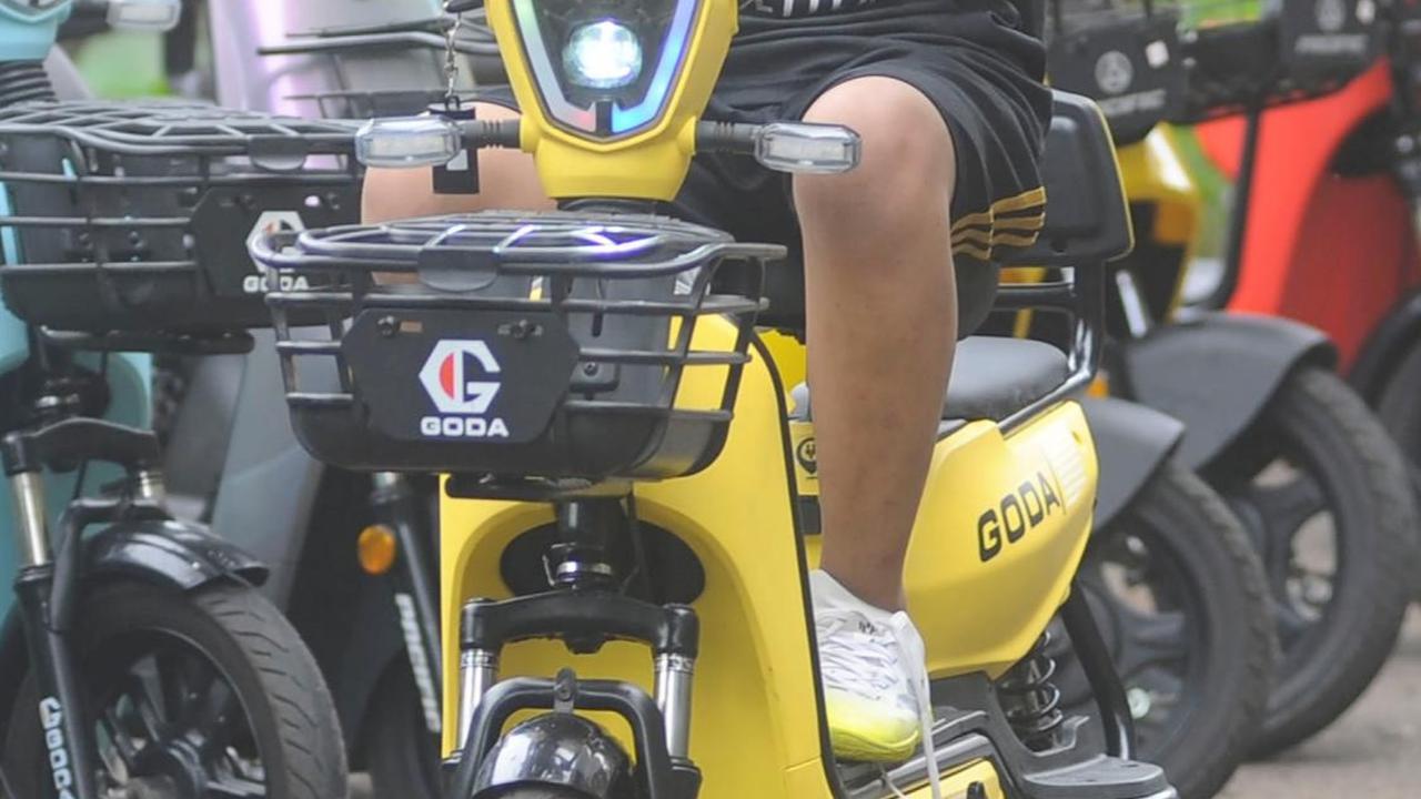 Untuk satu sepeda listrik dikenakan tarif sewa sebesar Rp15 ribu dengan durasi 1 jam.