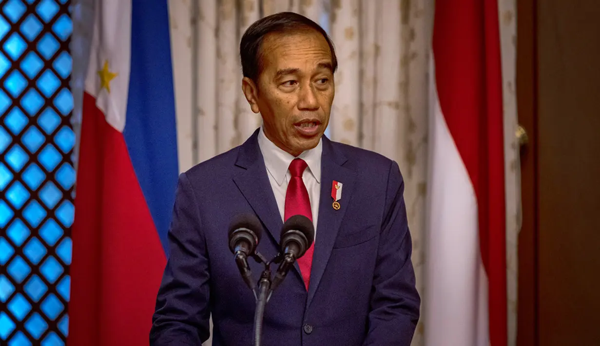 "Terima kasih atas sambutan hangatnya. Filipina merupakan negara pertama yang saya kunjungi tahun ini untuk rayakan 75 tahun hubungan diplomatik dan perkuat kerja sama kedua negara," ujarnya. (Ezra Acayan/Pool Photo via AP)