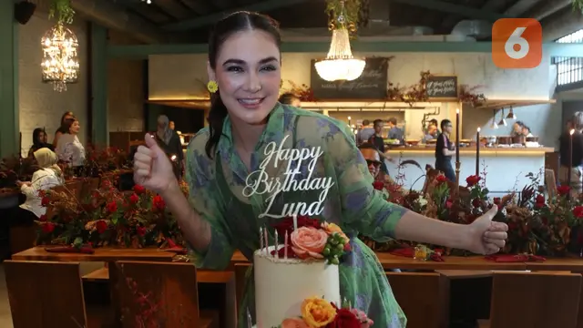 [Fimela] Ultah Luna Maya ke-36