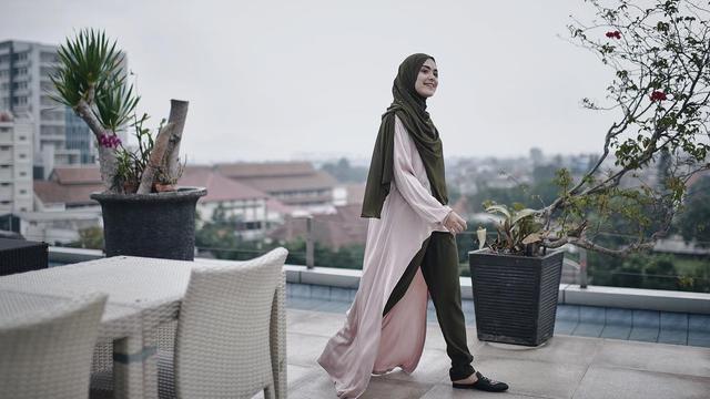 Style Hijab Cantik Dan Menawan Ala Vebby Palwinta Islami