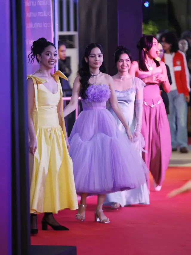 Kemeriahan Red Carpet Bintang 'Rangga dan Cinta', Ada Dian Sastro hingga Leya Princy