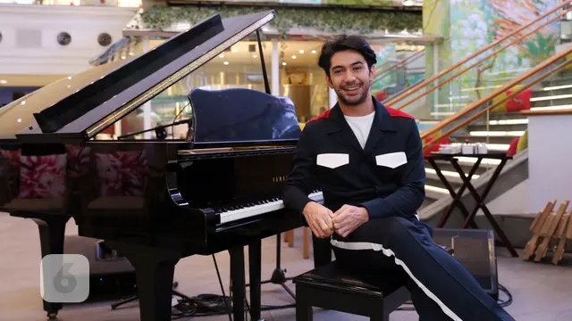 [Bintang] Reza Rahadian