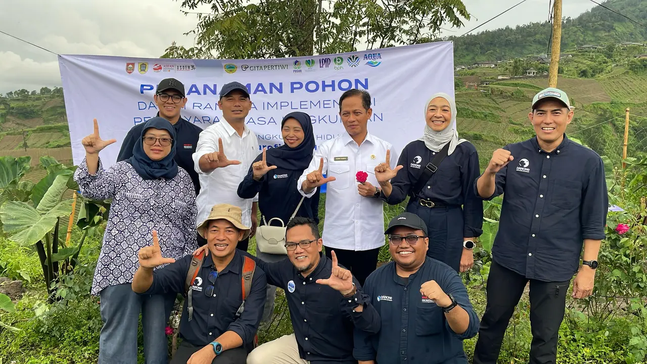Menteri LHK Hanif Faisol Nurofiq