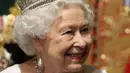 Mahkota Diadem dikenakan oleh Ratu Elizabeth II dalam prosesi penobatan dan pada saat Pembukaan Parlemen Negara. (Foto: Instagram/@mimi.julid)