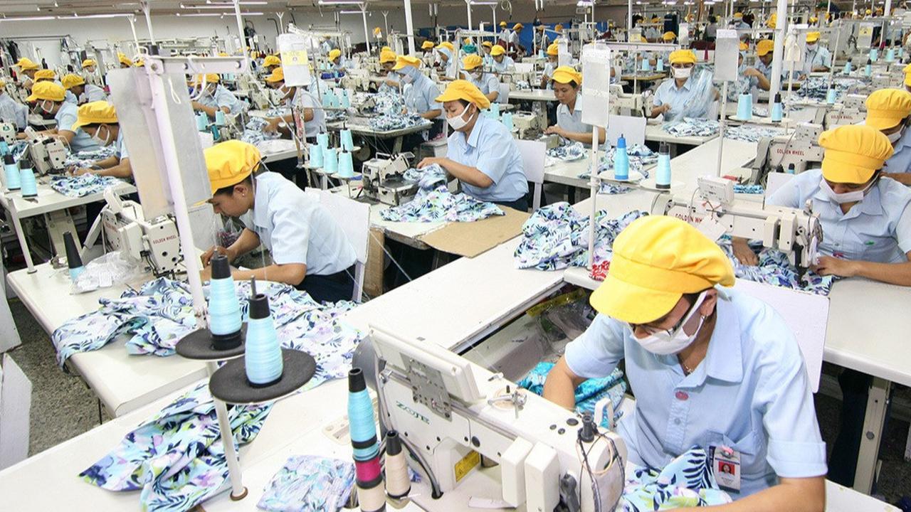 Ternyata Ini Biang Kerok Industri Tekstil hingga Kertas Masih Anjlok di Semester II-2024