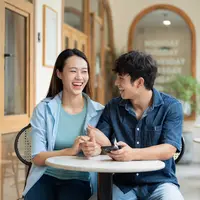 7 Zodiak yang Mudah Jatuh Cinta dengan Teman Sendiri./Copyright depositphotos.com/havucvp