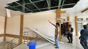 Kantor Bupati Intan Jaya Jadi Sasaran Pencurian dan Perusakan