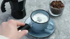 Bikin Minuman ala Kafe Lebih Praktis di Rumah dengan Frother Hand Mixer