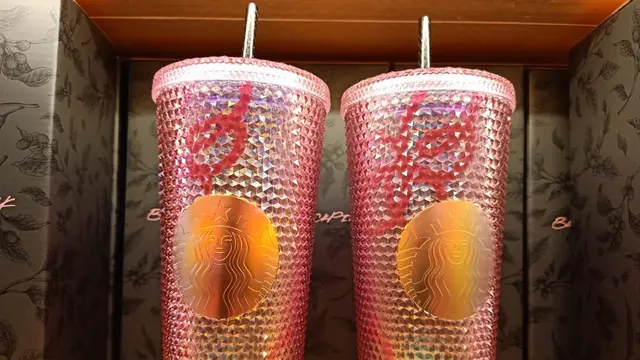 BLINK Berburu Merchandise BLACKPINK + Starbucks, Antre Sejak Jam 6 Pagi demi Tumbler