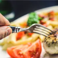 Jangan makan sembarang. Yuk, simak 6 menu hidangan santap malam yang sehat minggu ini buat kamu!