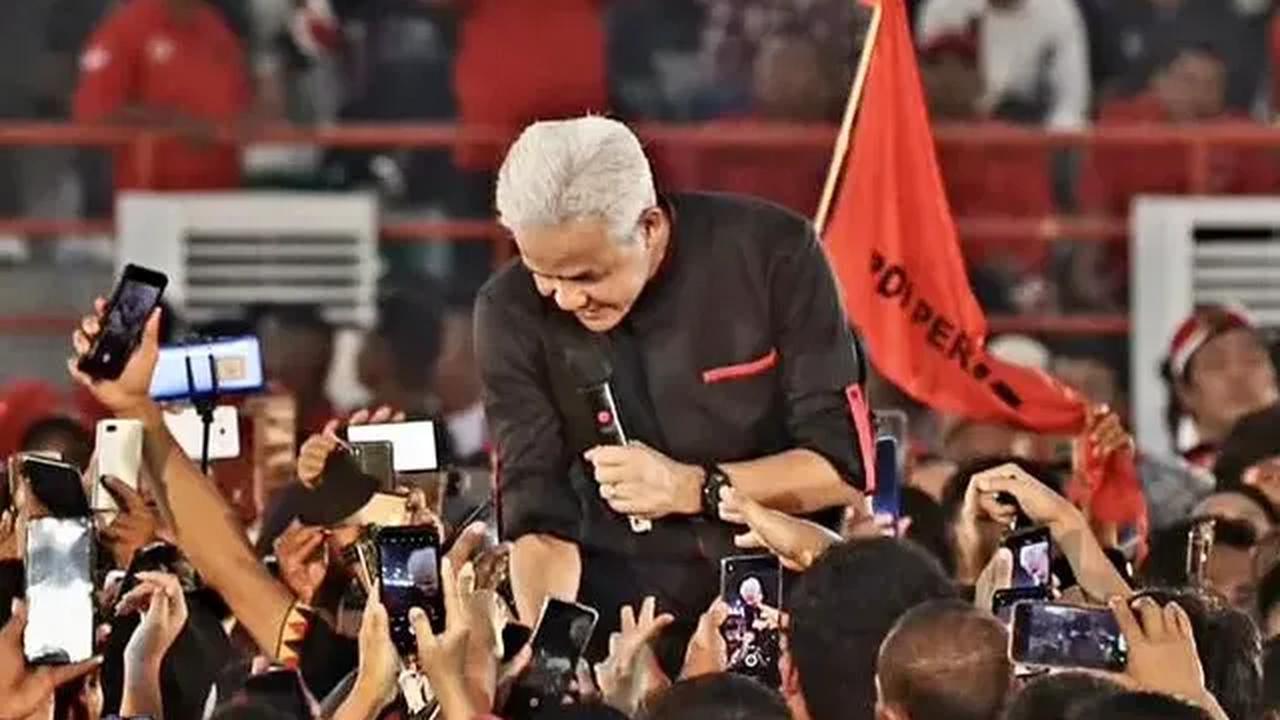 Ganjar bicara pengalaman dua periode di Jawa Tengah. Menurut dia, wakil gubernurnya tidak dijadikan ban serep. Namun keduanya berbagi tugas.