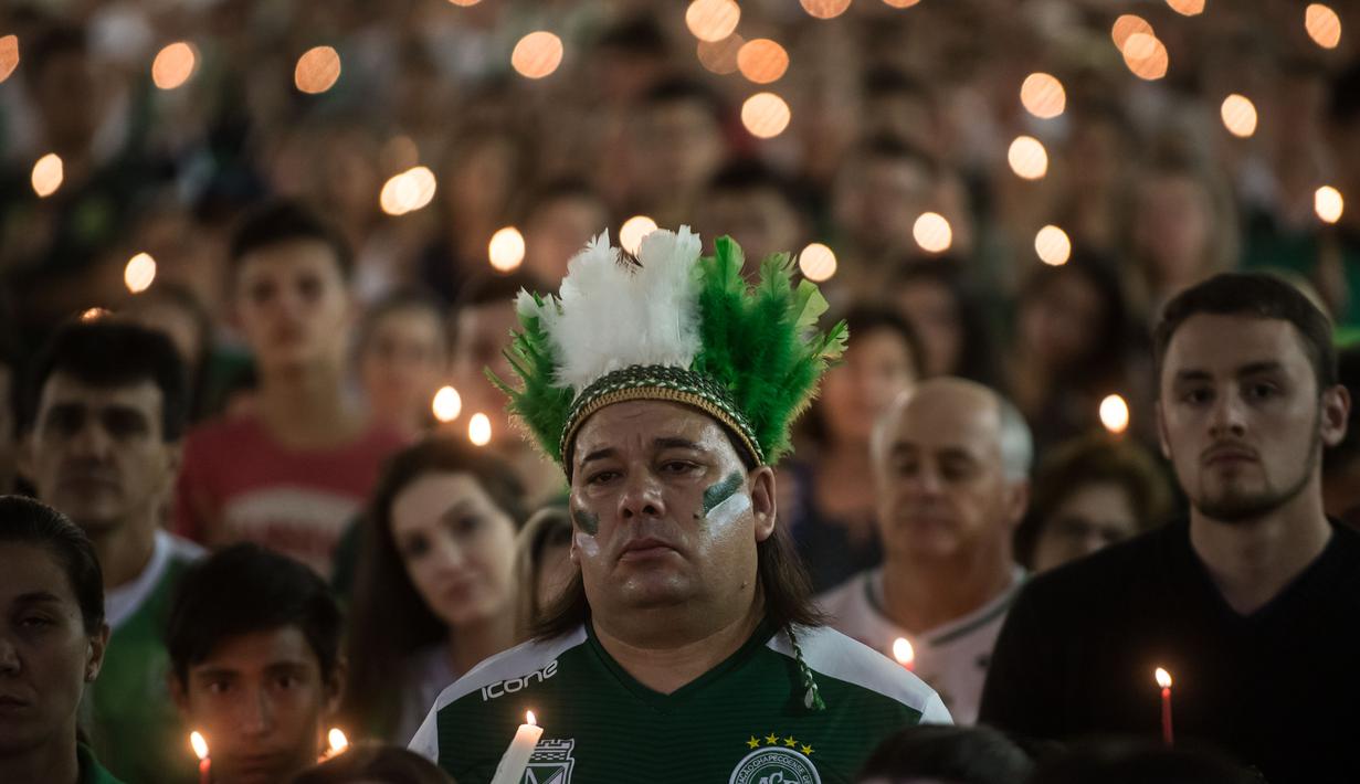 5. Tragedi Chapecoense (Brazil 2016) - Tragedi yang masih berbekas oleh penikmat sepak bola Brazil. Tragedi ini dialami tim paling mengejutkan di Brazil, FC Chapecoense pada 28 November 2016 lalu. (AFP/Nelson Almayda)