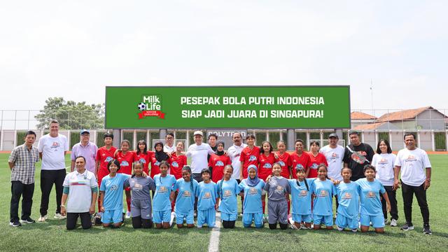 Skuad MilkLife Shakers (U-12) dan HydroPlus Strikers (U-14)