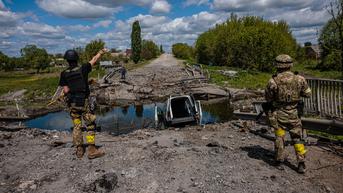 FOTO: Secercah Harapan dan Ketakutan dari Desa di Ukraina Dekat Perbatasan Rusia