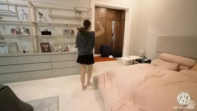 Potret kamar Nia Ramadhani dengan kasur seharga mobil (Sumber: YouTube/Nia Ramadhani Bakrie)