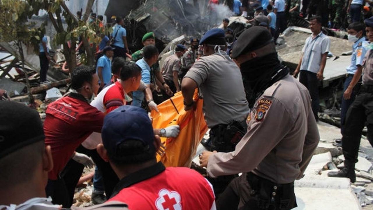 Suasana pencarian korban kecelakaan Hercules C-130