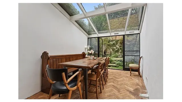 6 Potret Rumah Tertipis di London, Hanya Memiliki Lebar 1,8 Meter