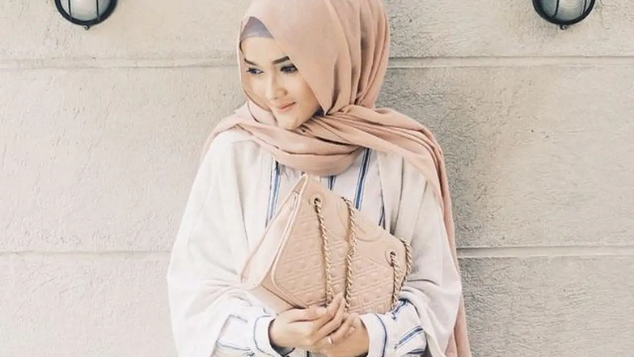 Kecantikan 8 Hijaber Ini Sanggup Bikin Hatimu Tenang