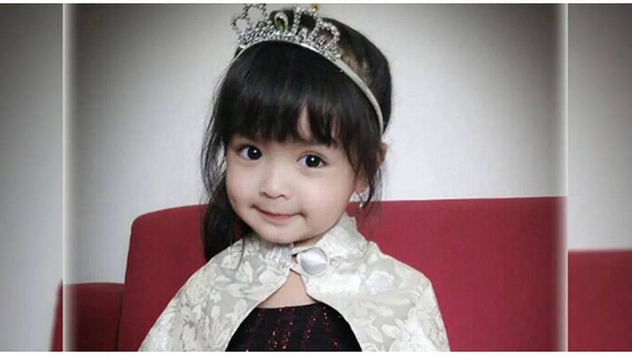 Foto: copyright facebook.com/Aqila Herby - Little Miss Indonesia