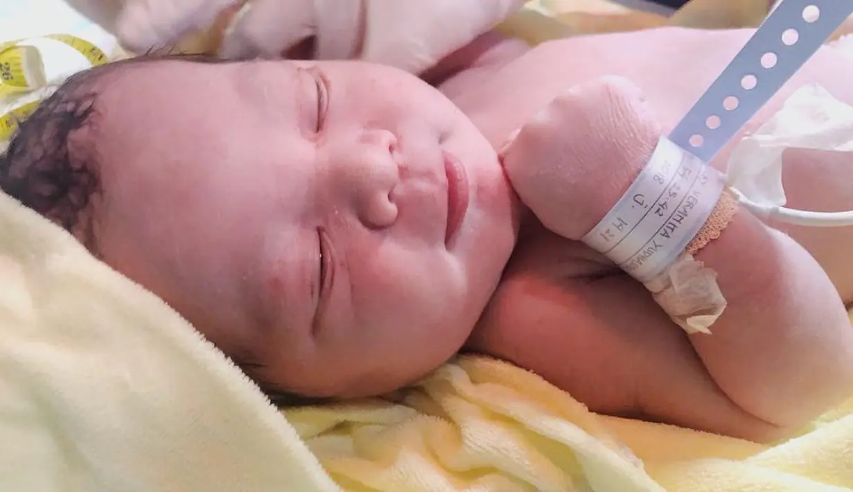 (Instagram/vickyshu)