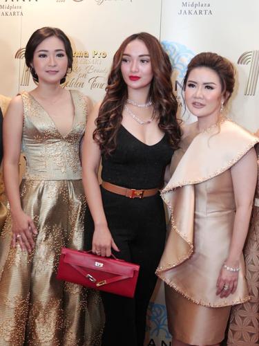 Zaskia Gotik ditemui di HUT Derma Pro yang ke-10 di Grand Ballroom Ayana Hotel, Mid Plaza, Sudirman, Jakarta Pusat, Minggu (26/8/2018) malam.