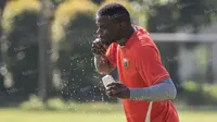 Striker Persija Jakarta, Pierre Boya terus diuji sejak bergabung dengan tim pada 29 April 2016.