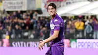 Dusan Vlahovic - Bomber 21 tahun itu menjadi bintang kemenangan  Fiorentina atas Spezia pada pertandingan pekan ke-11 Serie A. Tiga gol kemenangan I Gigliati diborong oleh ujung tombak asal Serbia tersebut. (AFP/Andreas Solaro)